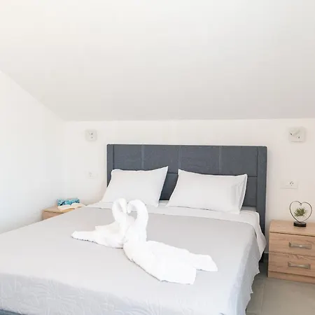 Hilltop Apartmán