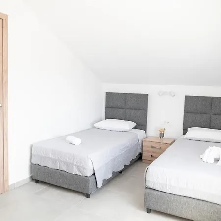 Hilltop Apartmán *