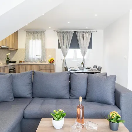 Hilltop * Κέφαλος