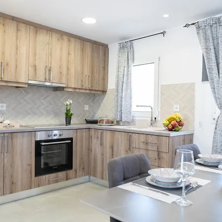 Hilltop * Κέφαλος